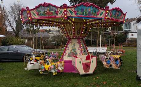 Nostalgisches Hängekarussell