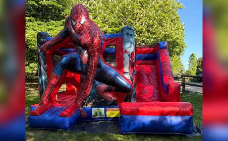 Hüpfburg Spiderman