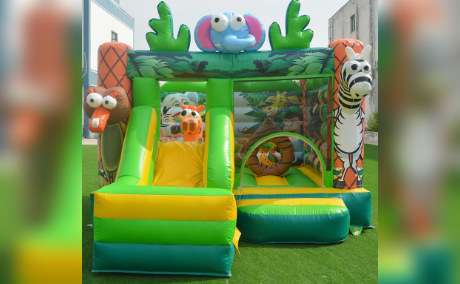 Hüpfburg Safari